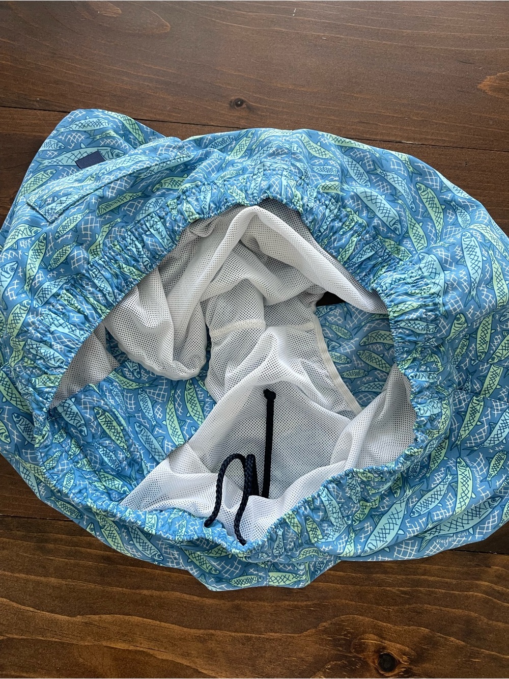 Men’s Vineyard Vines Swim Trunks - Picture 5 of 6